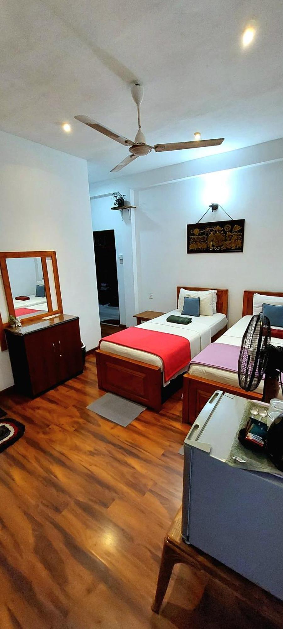 Poomaz Peace Palace Ella Ngoại thất bức ảnh